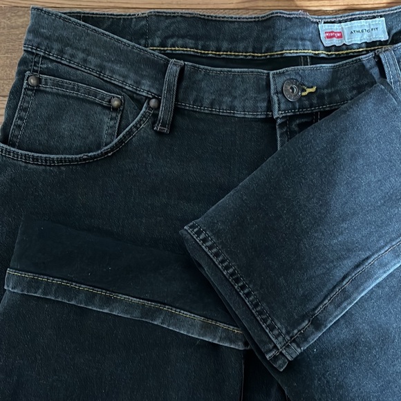 Wrangler athletic jeans - Picture 3 of 4